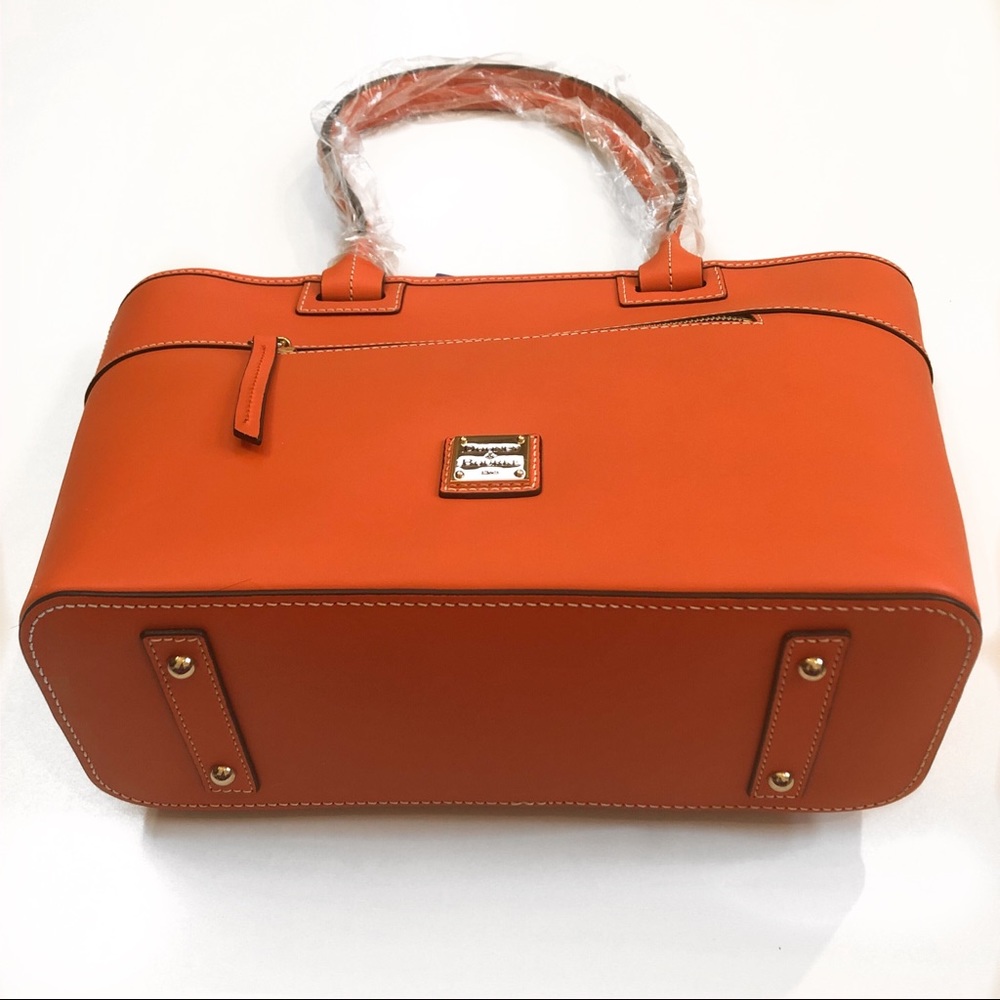 🚫SOLD🚫 Dooney & Bourke Beacon Leather Zip Tote - Picture 5 of 7
